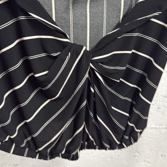 Express One Eleven Off-Shoulder Black & White Striped Crop Top Size XS Like NEW - Picture 3 of 4